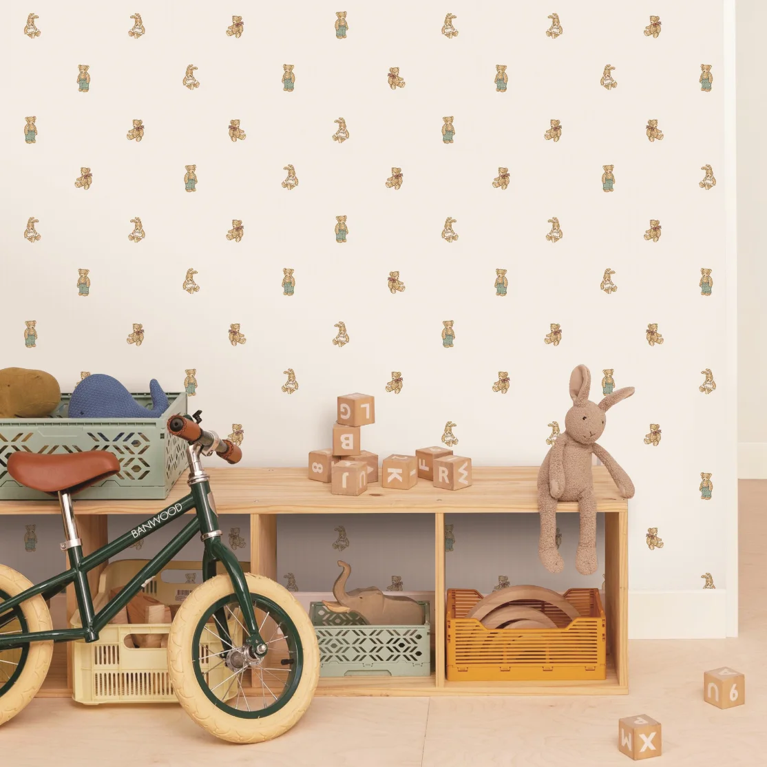 Kids beige cartoon teddy bear pattern wallpaper.